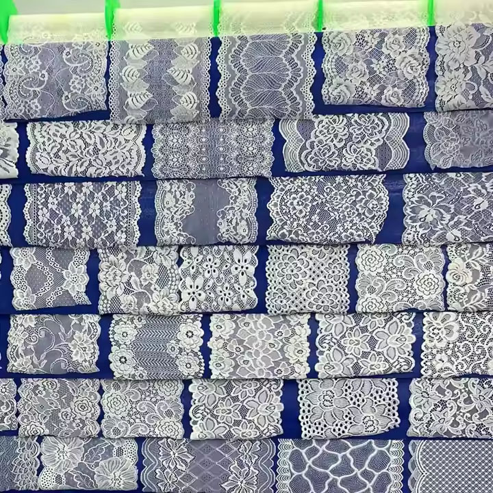 Mjuk elastisk spets är en integrerad del av kvinnors underkläder