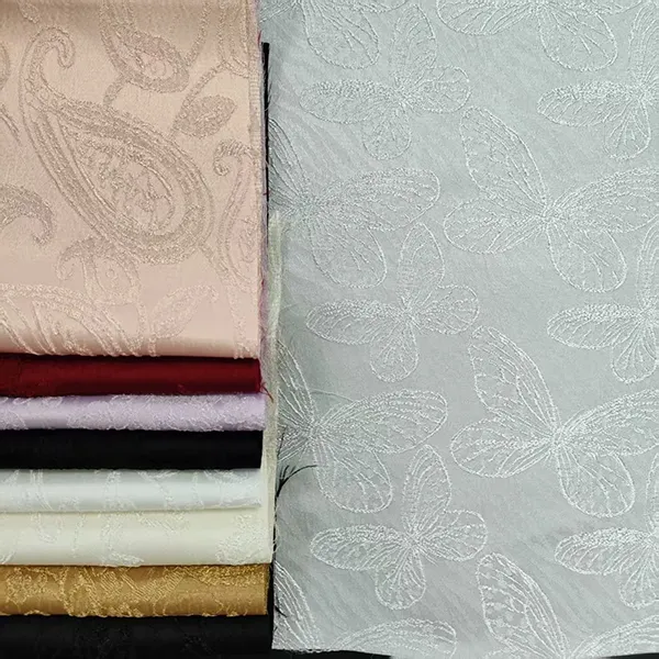 96% polyester 4% spandex Mjukt bekvämt plaggmaterial Tyger för kläder Satin Jacquard Tyg