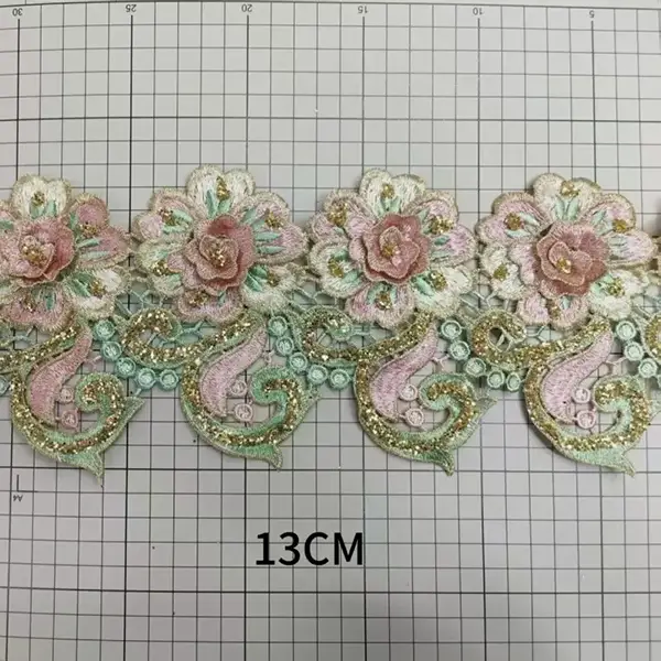 Fashionabla högkvalitativa korta tredimensionella blommiga paljetter som är lämpliga för klänningar och andra tillbehör